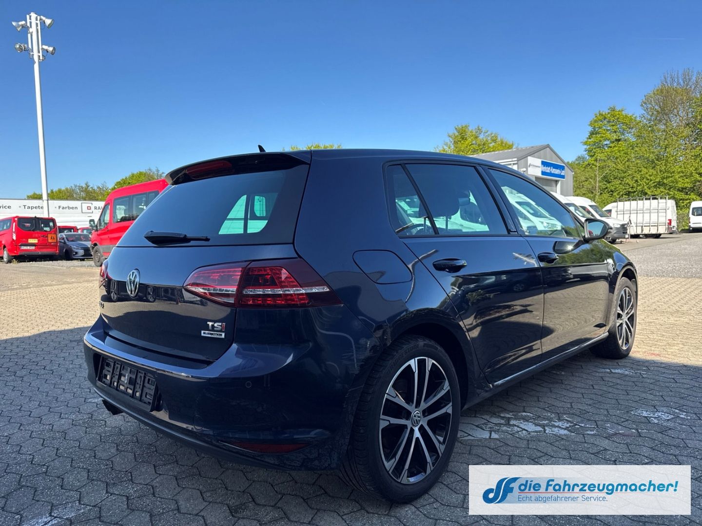 Fahrzeugabbildung Volkswagen Golf VII Allstar BMT Navi Bi-Xenon *EXPORT
