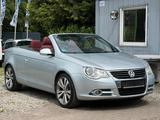 Volkswagen Eos 2.0 TDI DSG *Temp*Klima*SHZ*Leder*PDC*Navi - silberne Volkswagen Eos