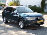 Volkswagen Tiguan Allspace Highline 4Motion - : Grün, Standheizung, Geländewagen