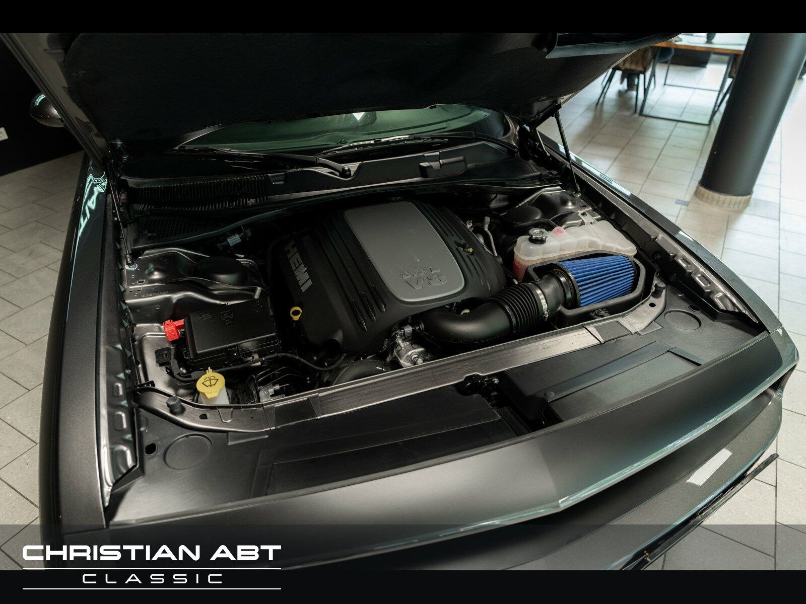 Fahrzeugabbildung Dodge Challenger R/T 5.7 V8 HEMI