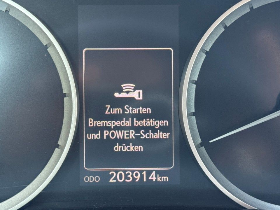 Fahrzeugabbildung Lexus IS 300h Vollhybrid Leder Kamera Winterreifen