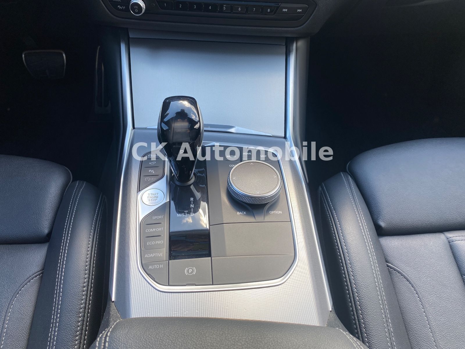 Fahrzeugabbildung BMW M340i Touring xDrive/Navi/HeadUP/Pano/360°