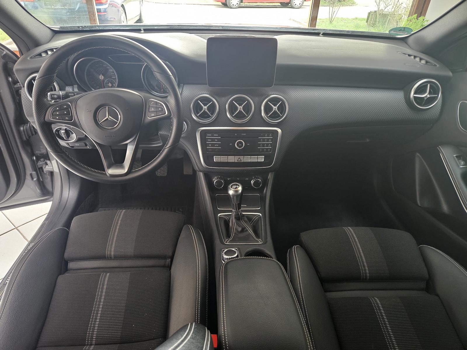 Mercedes-Benz A 250 Urban LED RFK Navi SHZ Teilleder PARK-ASS.