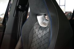 VW Tiguan 1.5 eTSI R-Line | Pano | AHK | 20" VW Tiguan 1.5 eTSI R-Line | Pano | AHK | 20"