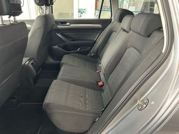Volkswagen Passat - 8