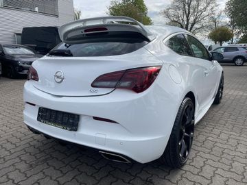 Opel ASTRA GTC OPC 2.0 6G SS
