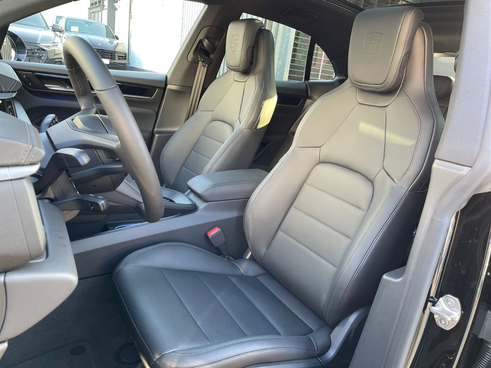 Fahrzeugabbildung Porsche Macan 4 |ACC|22"|Pano|3.Disp|SportChro|PASM|360°