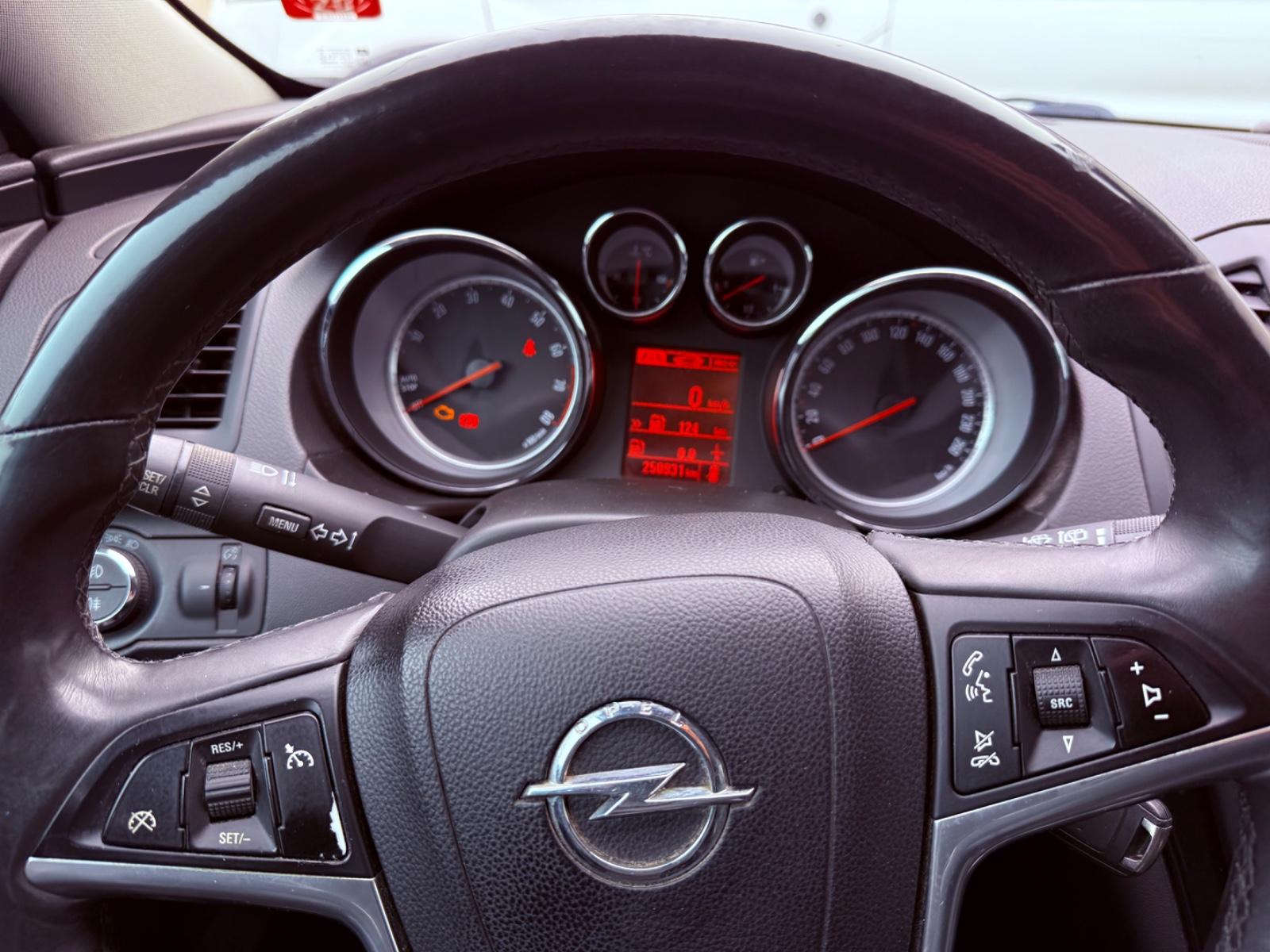 Opel Insignia 2013 — фото 13