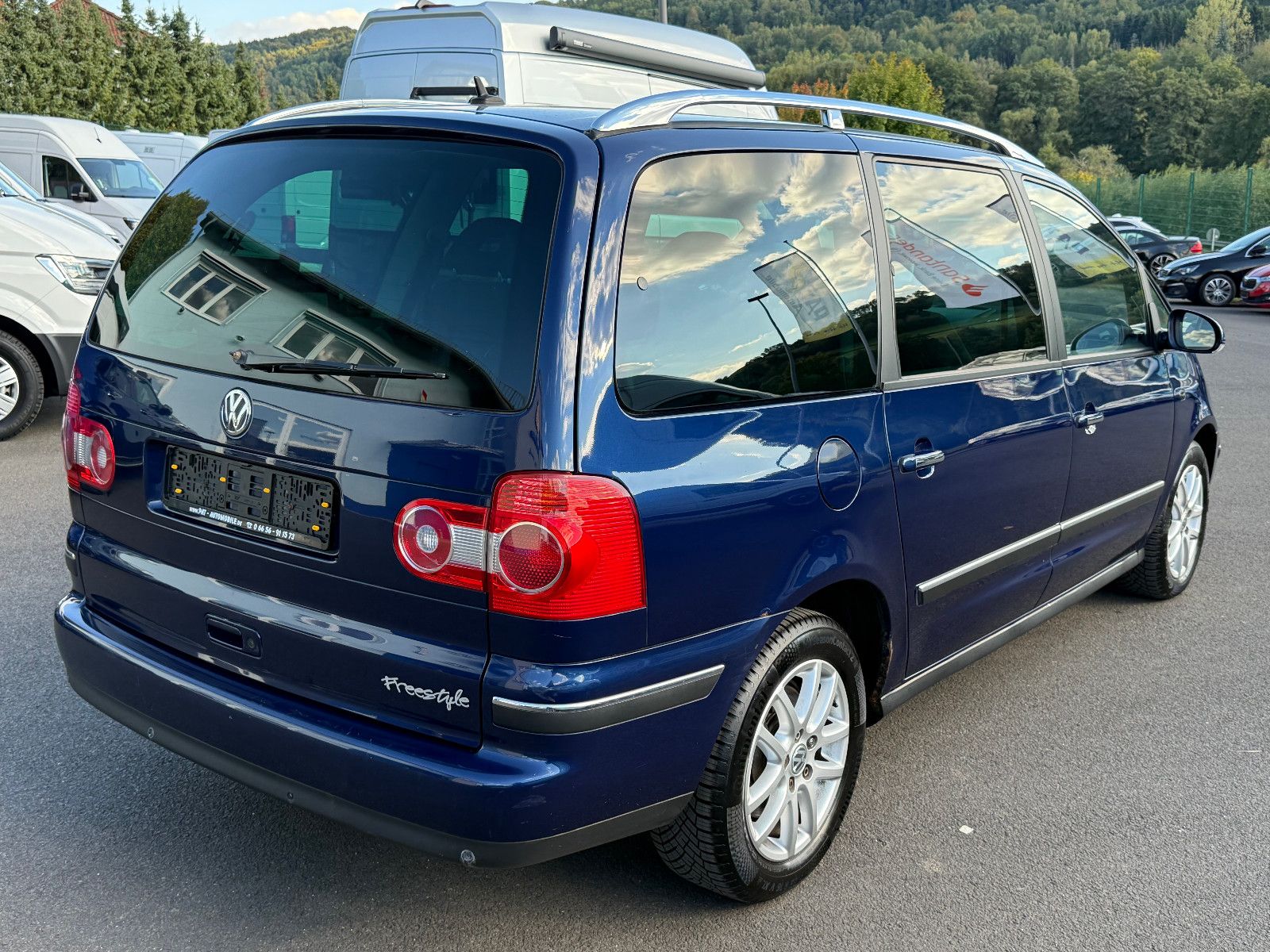 Fahrzeugabbildung Volkswagen Sharan Freestyle TSI DSG GRA Navi Xenon PDC SHZ