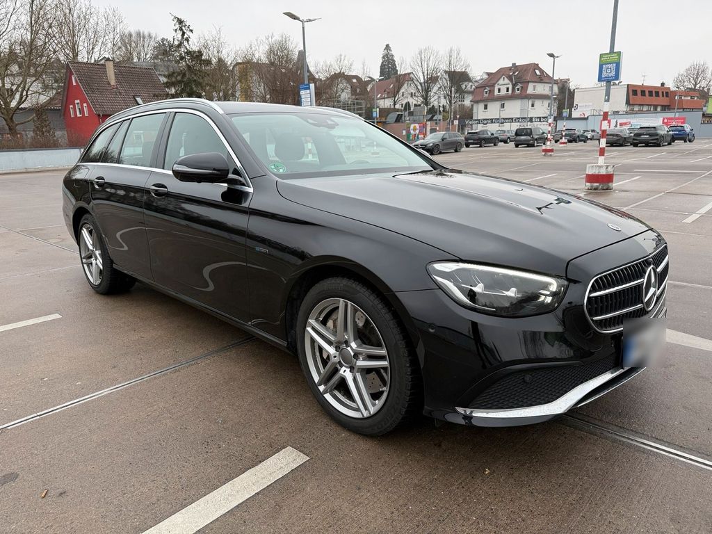 Image of Mercedes-Benz E 300