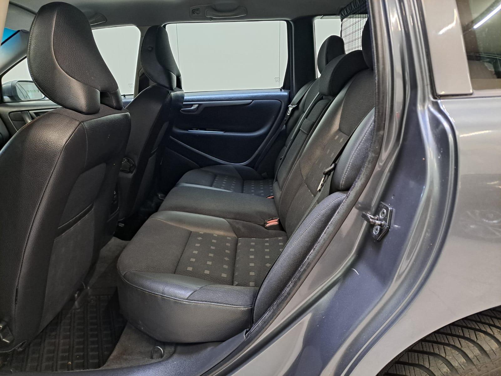 Volvo V70 2006 — photo 12
