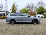 Volkswagen Passat Variant Elegance R-Line schwenkbare AHK - Volkswagen Passat aus 2022