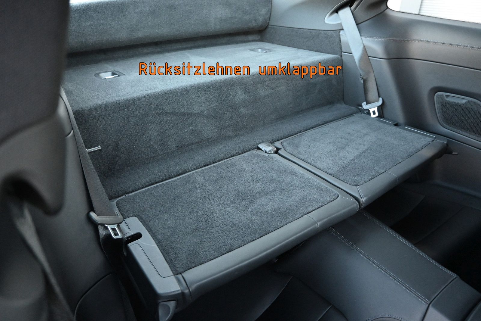Fahrzeugabbildung Porsche 911 992 Carrera 4S Coupé °SPORT DESIGN°ACC°BOSE°