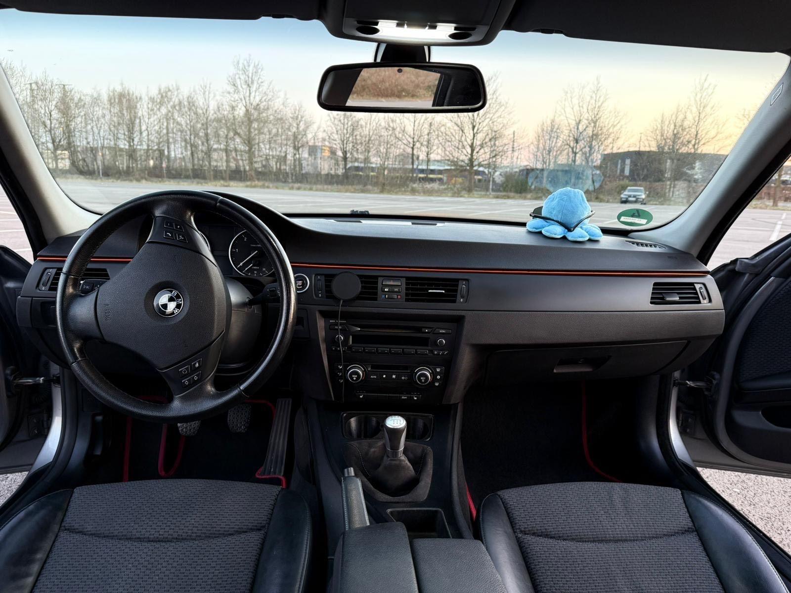 BMW 320 2009 — photo 9