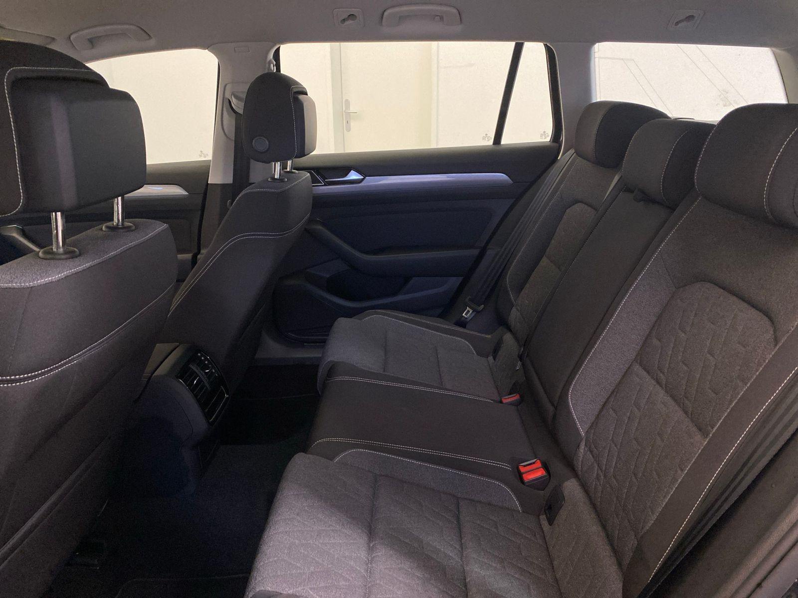 Volkswagen Passat Variant - Bild 8