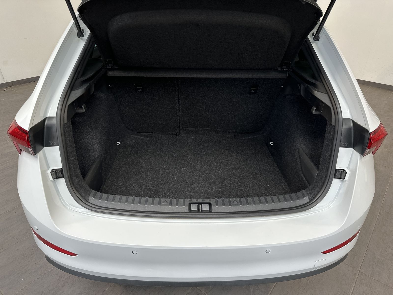 Fahrzeugabbildung SKODA Scala 1.5 TSI DSG Style LED+ACC+KAMERA+SHZ+CARPL