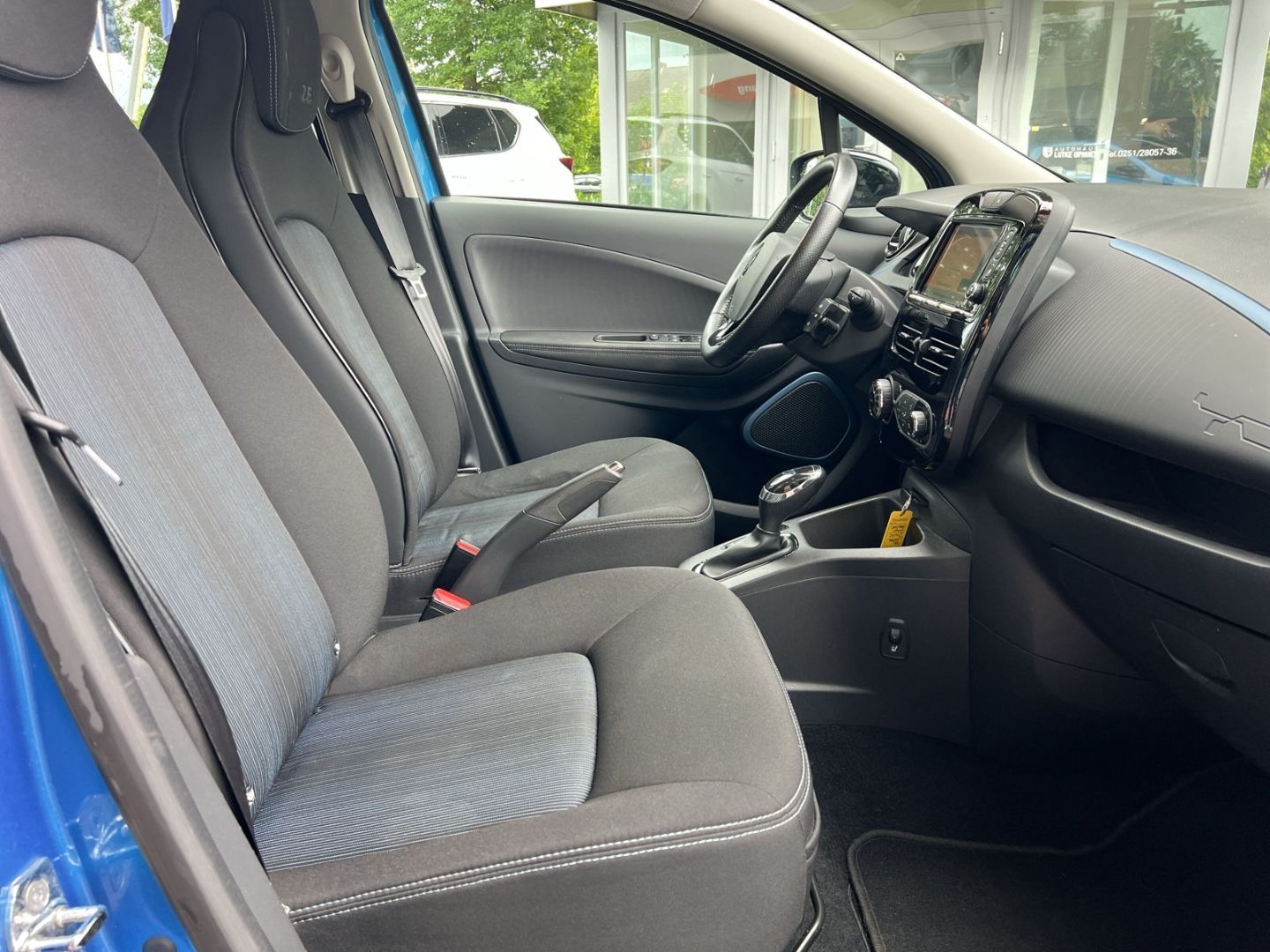 Fahrzeugabbildung Renault ZOE Intens Navi Keyless Klimaautom DAB SHZ