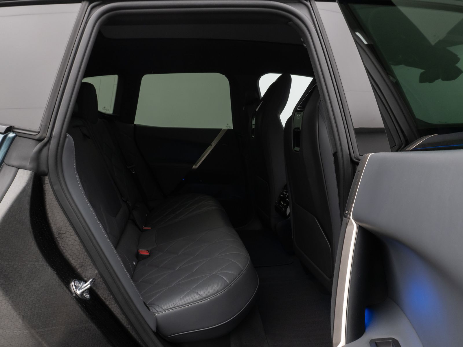 Fahrzeugabbildung BMW iX xD40 Sport Panorama 360° Laser DAB H/K 21Zoll