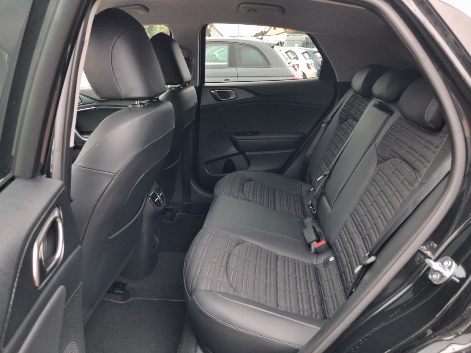 Fahrzeugabbildung Kia XCeed Spirit Sound Navi PDC Kamera uvm.