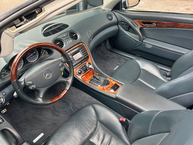 Fahrzeugabbildung Mercedes-Benz SL 350 + Garagenfahrzeug+Scheckheft gepflegt+