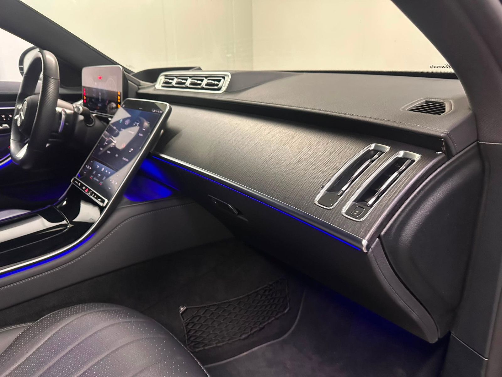 Fahrzeugabbildung Mercedes-Benz S 500 4MATIC L *AMG-LINE*DISTRO*TV*2xKLIMA*KEYGO