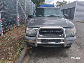 Ford-Explorer