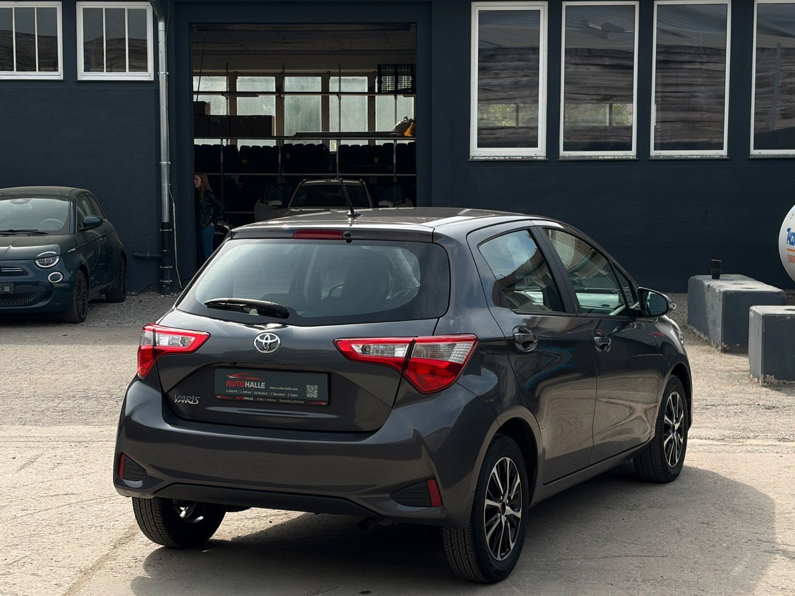 Fahrzeugabbildung Toyota Yaris 1.5 Ltr. Kamera Klima BLT SHZ LKA AM