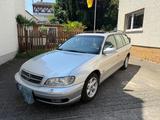 Opel Omega 2.2 - - Opel Omega mit Benzin-Antrieb: Kombi, Klimaanlage