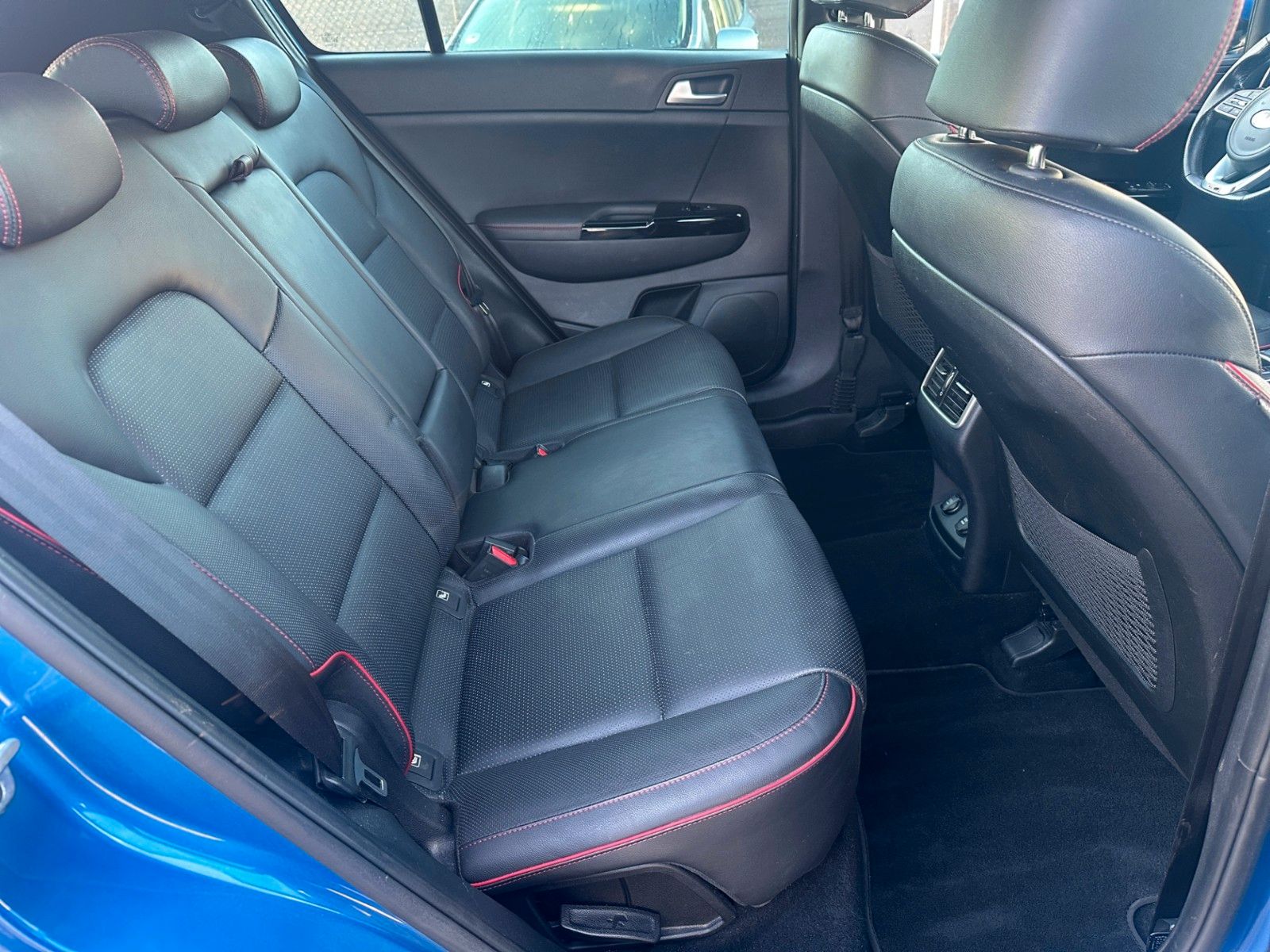 Fahrzeugabbildung Kia Sportage 1.6 T-GDI GT-Line AWD LEDER TECH GD