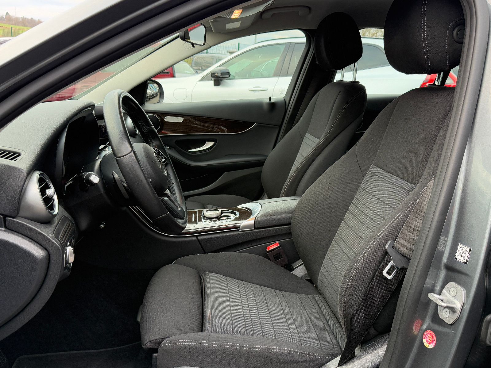 Fahrzeugabbildung Mercedes-Benz C 300de Limo Avantgarde Hybrid 9G DAB GRA Navi