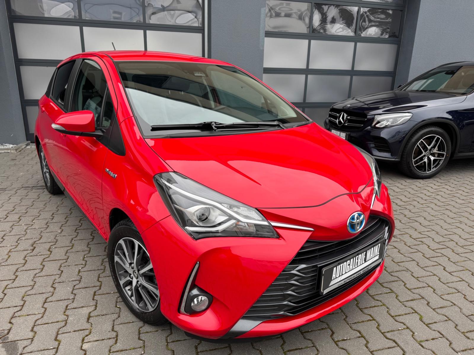 Toyota Yaris Hybrid Y20 Club Automak/Kamera/Sitzheizung