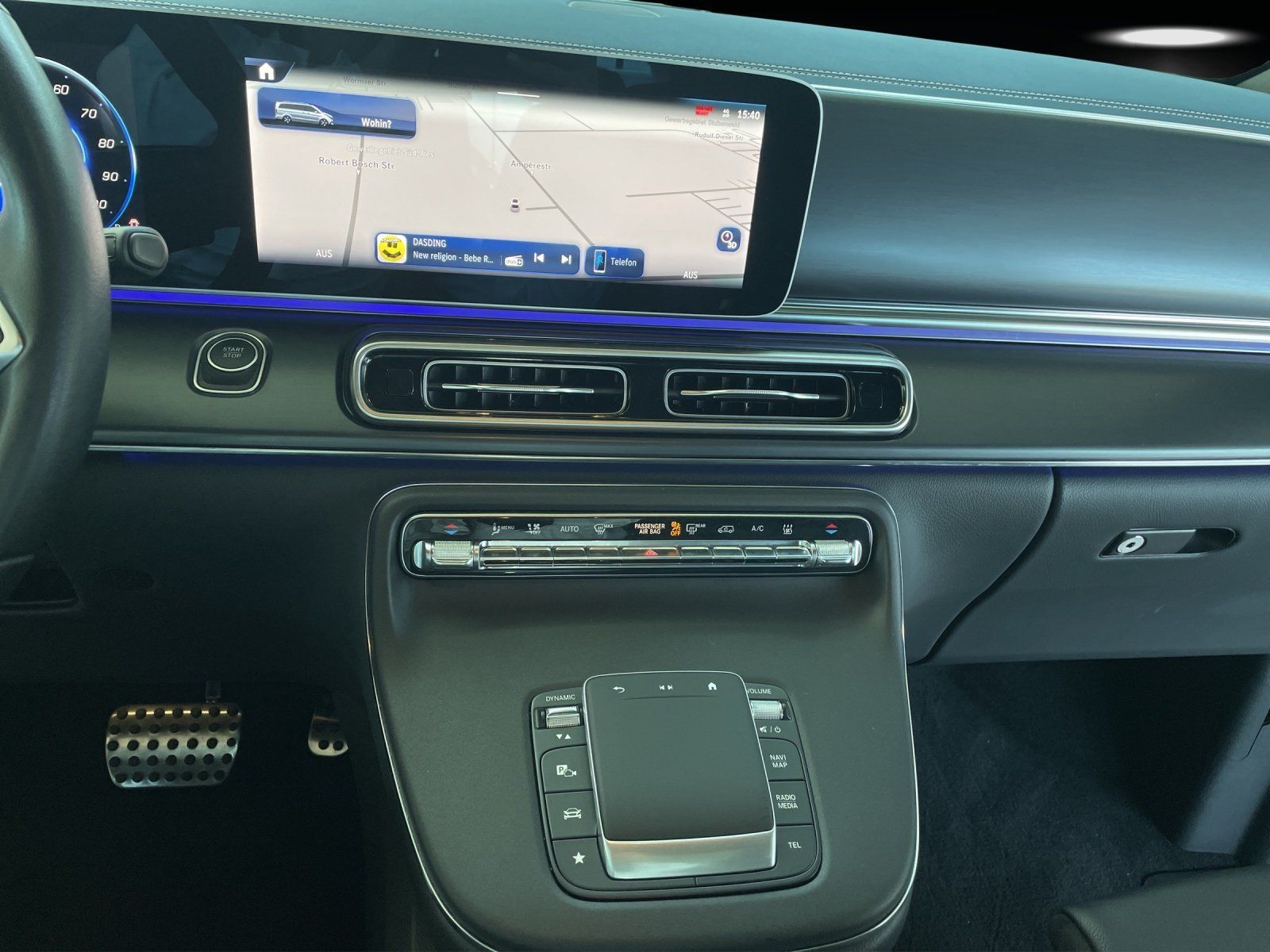 Fahrzeugabbildung Mercedes-Benz EQV 300 L Facelift AVANTGA Pano DISTRO 360° MLED