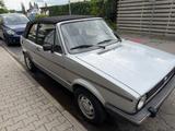 Volkswagen Golf - Volkswagen Golf Oldtimer mit Benzin-Antrieb: Cabrio