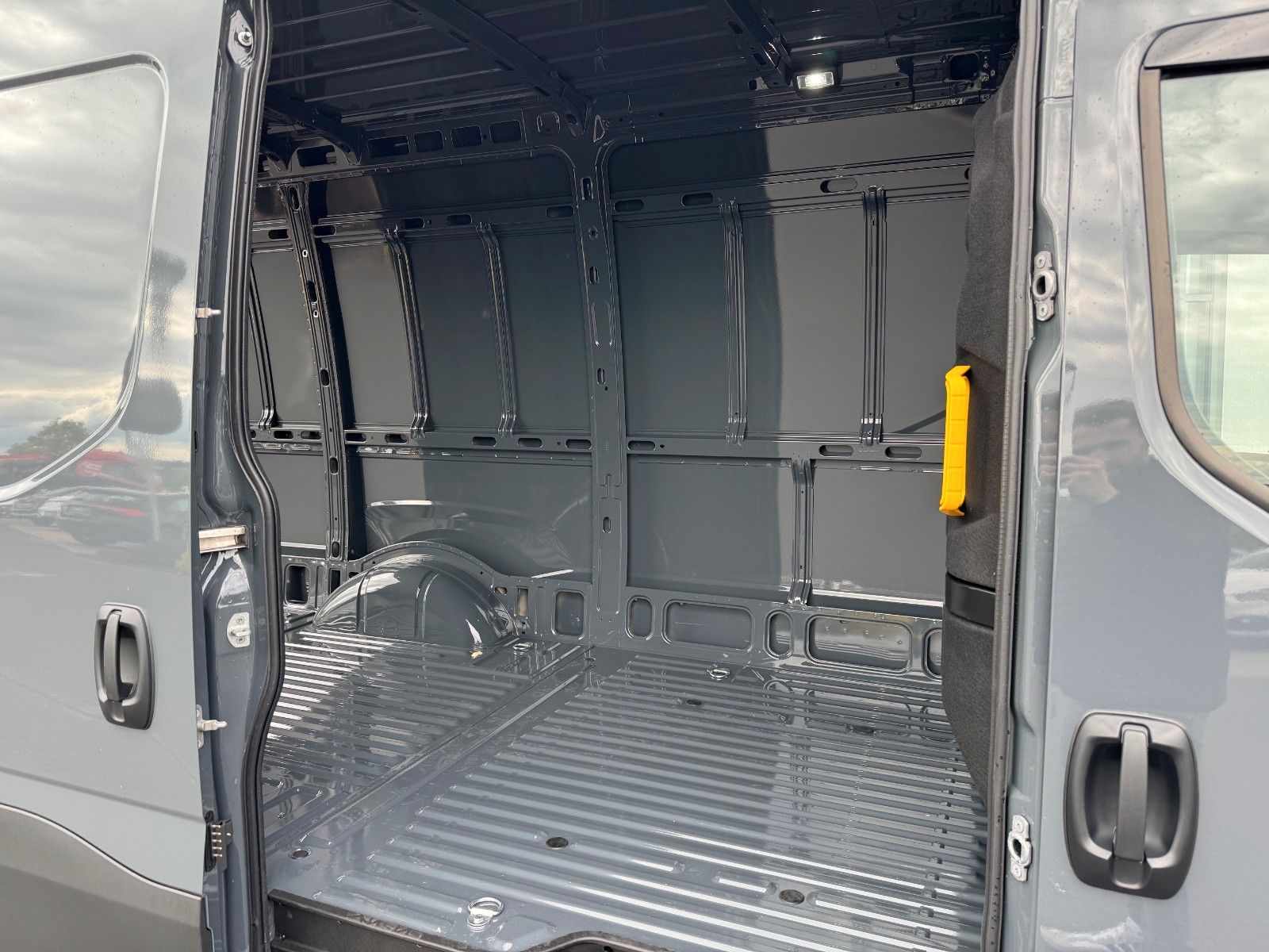 Fahrzeugabbildung Iveco Daily 35S18 HA8 *R3.520mm*Automatik*Kamera*ACC*