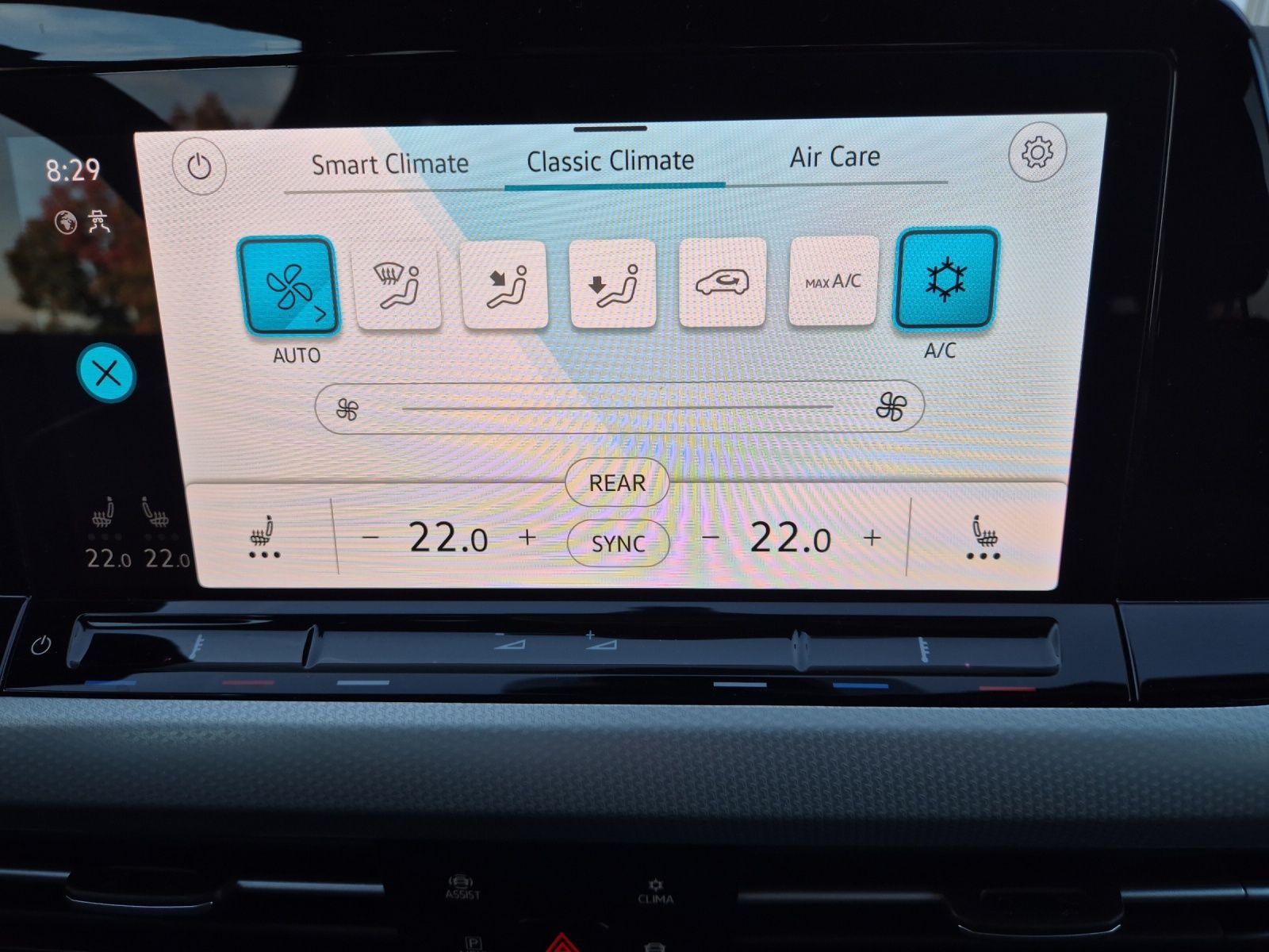 Fahrzeugabbildung Volkswagen Golf VIII Variant TSI Move 1,99% LED AHK Navi AI