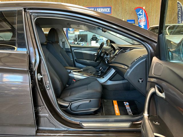 Hyundai i40 cw blue Premium *Navi*TOP*AHK*
