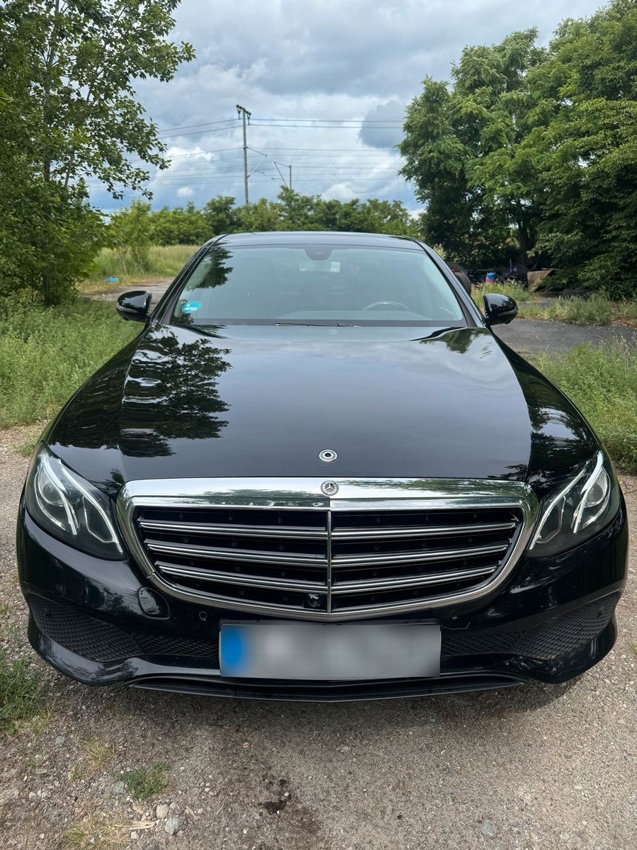 MERCEDES-BENZ E 200