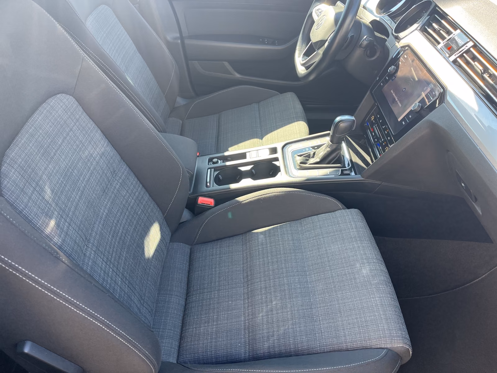 Volkswagen Passat 1.5 TSI DSG Business AHK Navi LE, миниатюра 14