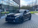 Mercedes-Benz GLA 180 AMG LINE SHZ/NAVI/PANORAMA/RFK - Mercedes-Benz GLA 180 in Essen