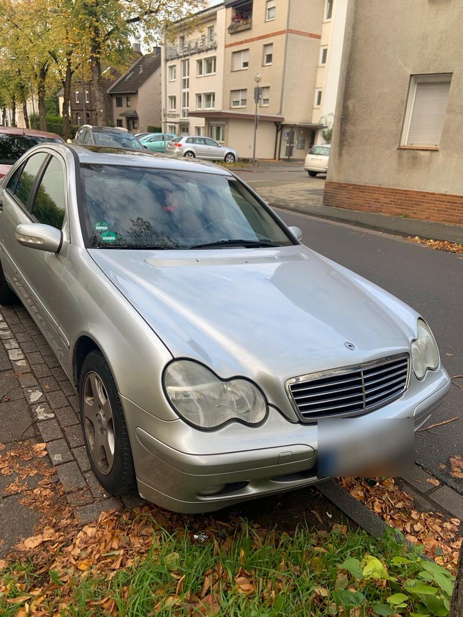 Mercedes-Benz C 240