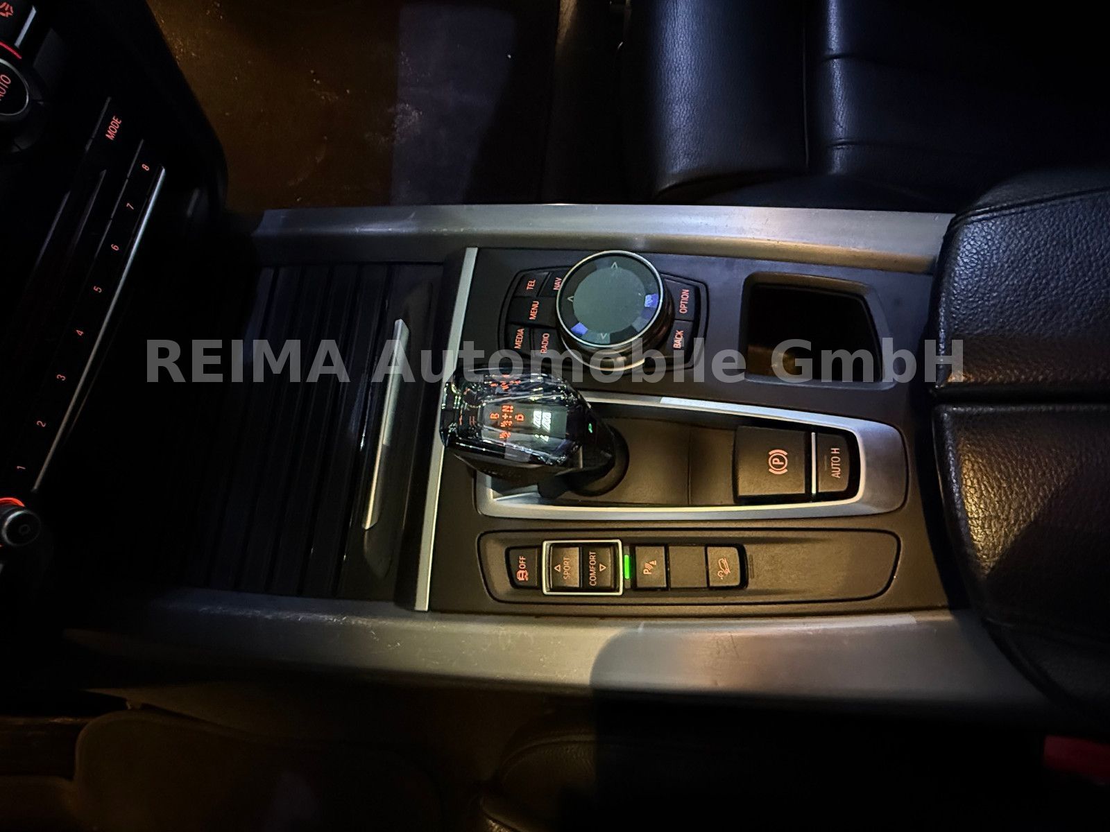 Fahrzeugabbildung BMW X5 xDrive 30 d , M-Sportpaket, Pano, ACC