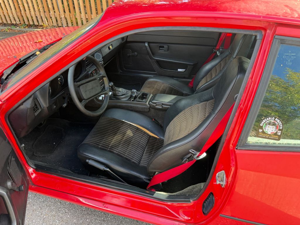 PORSCHE 924 1983