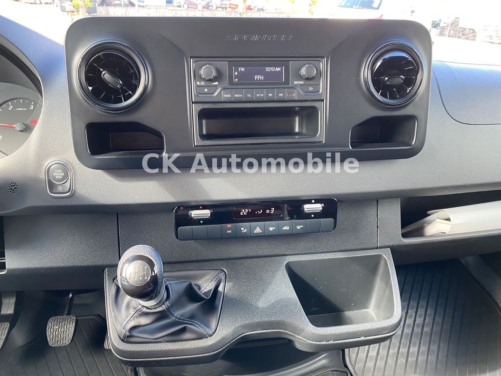 Fahrzeugabbildung Mercedes-Benz Sprinter III Tourer 214 RWD L2 /9 Sitze/Klima
