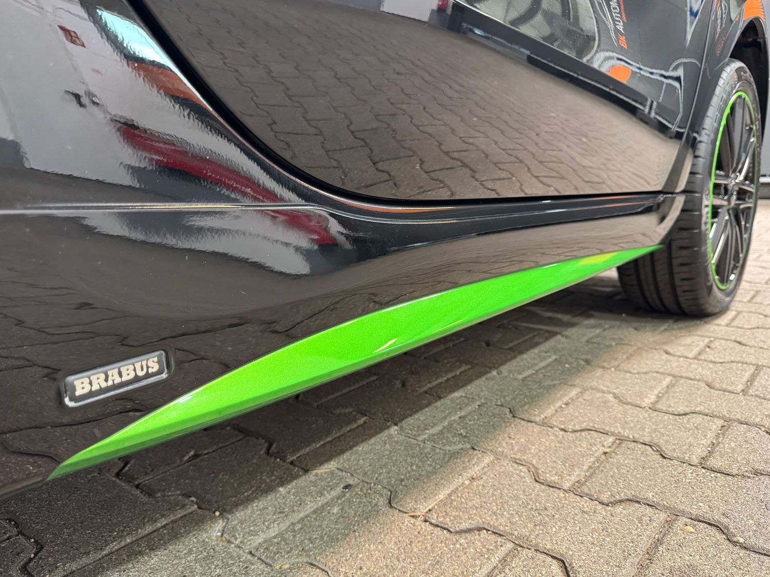 Fahrzeugabbildung Smart forTwo Brabus Edition Greenflash#Leder#Spur#JBL#