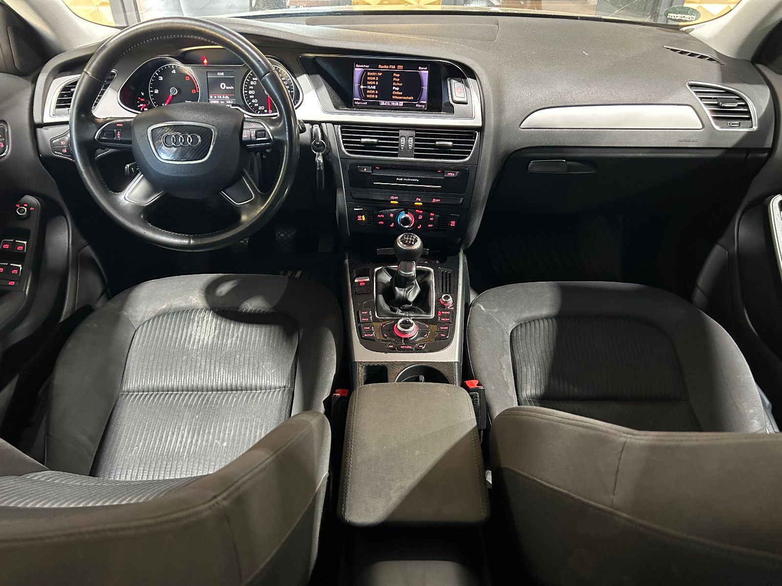 Fahrzeugabbildung Audi A4 Avant Attraction/SHZ/TEMPOMAT/PDC/KLIMA
