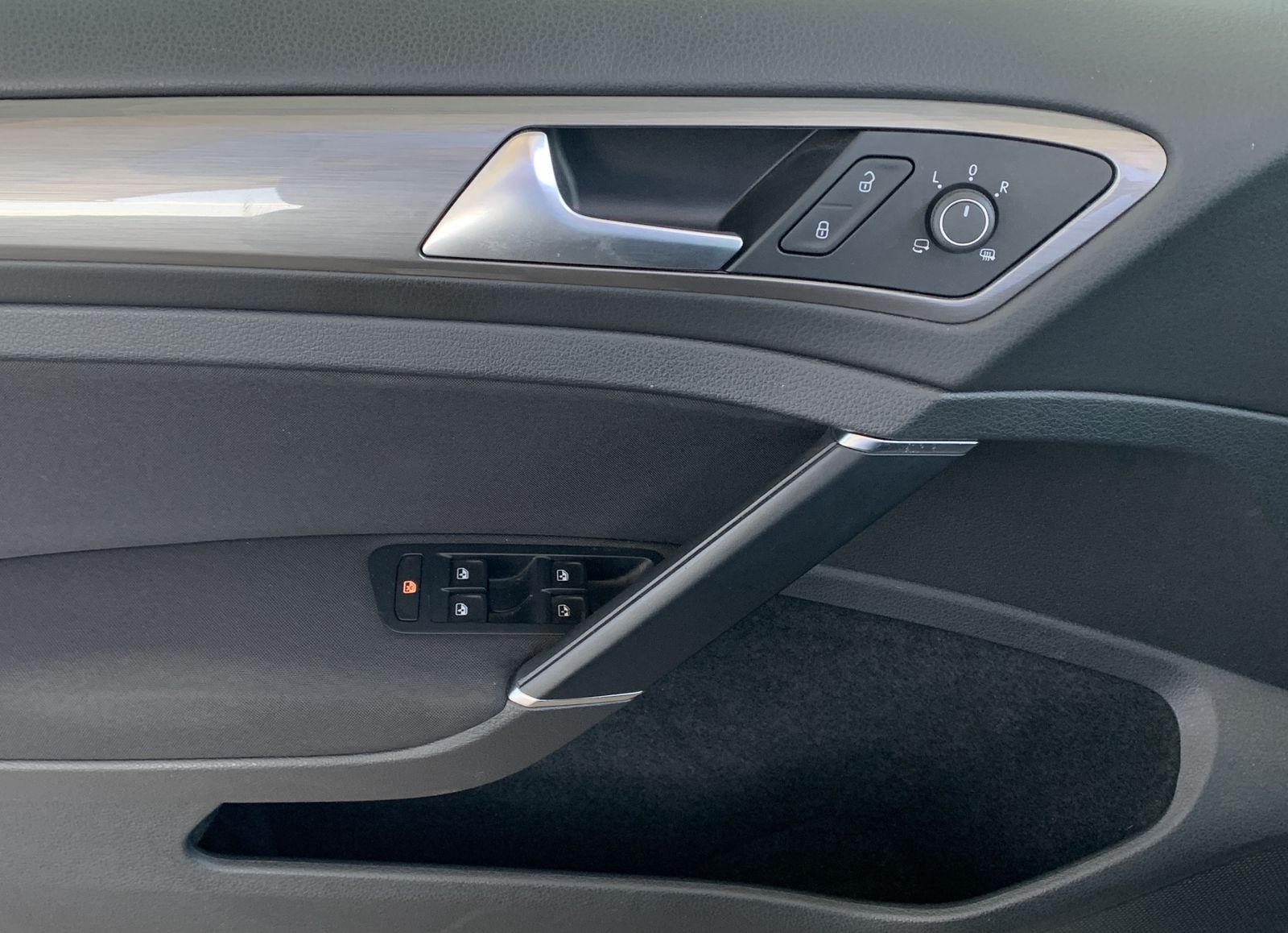 Fahrzeugabbildung Volkswagen Golf 1.2 TSI*Allstar*AHK*Tempomat*Navi*SHZ*PDC*