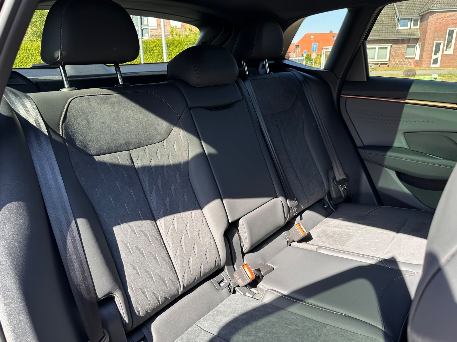 Fahrzeugabbildung CUPRA Terramar VZ 2.0 TSI 4Dr. DSG MATRIX/Pano/ACC/AHK