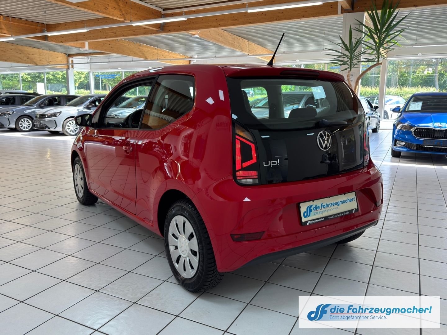 Fahrzeugabbildung Volkswagen up! Basis DAB GA Klima BT teilb.Rücksb AUX eFH L