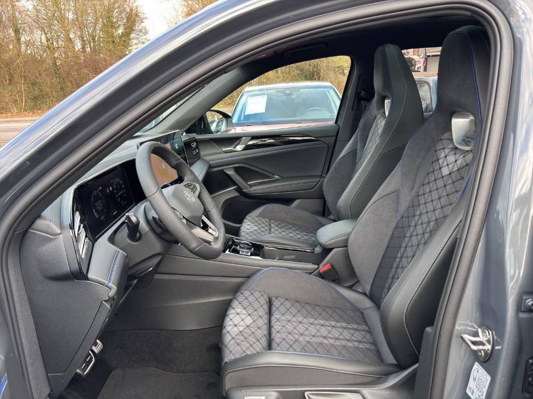 Fahrzeugabbildung Volkswagen Tiguan 2.0 TDI 4Motion W R-Line 360,AHK,HUD,LED