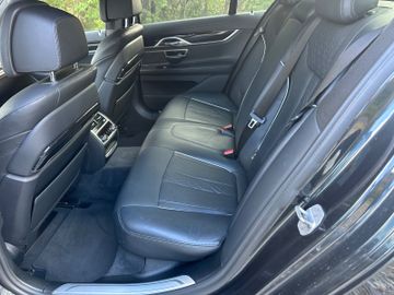 BMW 730 - 12